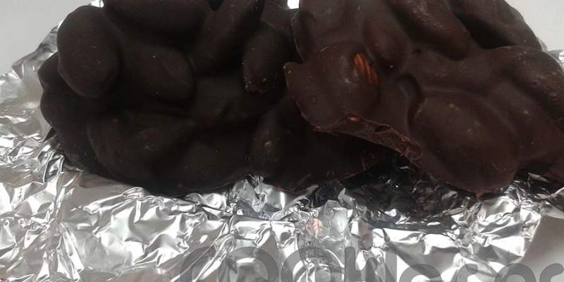 Σοκολατάκια με αμύγδαλα (ανώμαλα)
