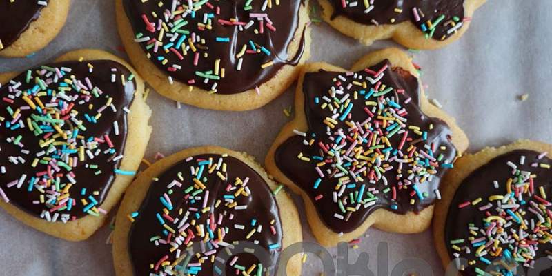 Μπισκότα με στέβια και επικάλυψη σοκολάτας χωρίς ζάχαρη