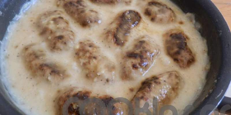Σουτζουκάκια με κάσα Σουτζουκάκια με κάσα