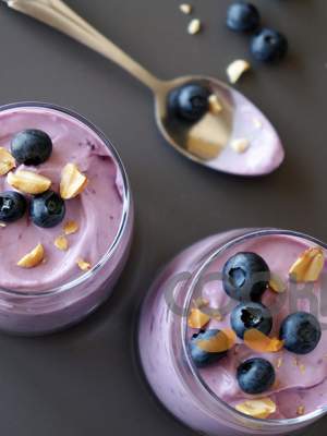 Μους τυριού με μύρτιλα (blueberry cheese mousse)