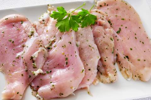 Το άσπρο κρέας (στήθος) του κοτόπουλου μειώνει την χοληστερόλη